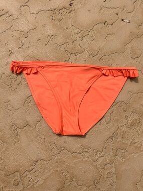 aerie Coral Ruffle Bikini Bottoms size medium M never worn
